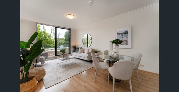 Spacious Two-Bedroom Apartment with Resort-Style Facilities - Photo 1