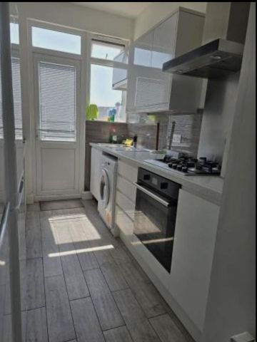 Room in a Shared House, Walrond Avenue, HA9 - Photo 5