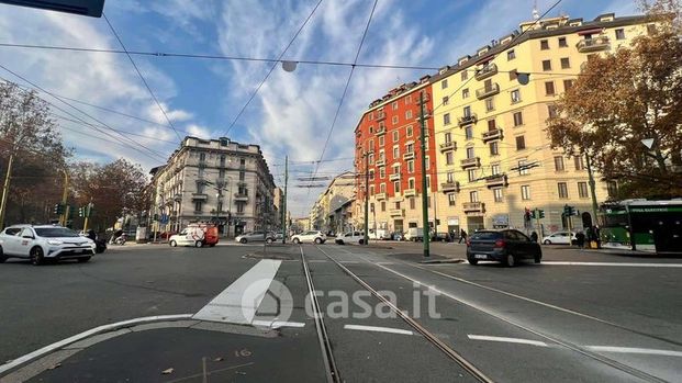 Bilocale in Affitto in Viale Luigi Torelli 8 a Milano - Photo 1