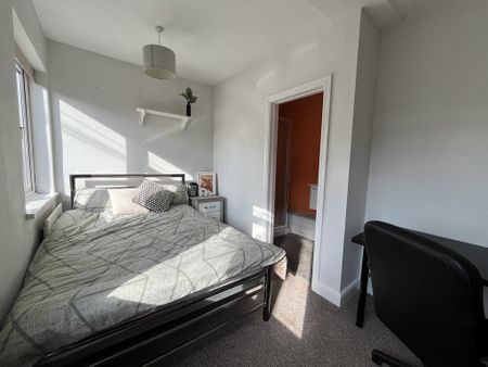 3 bedroom terraced house to rent - Photo 4