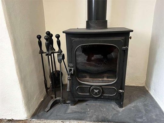 Bowditch Row, South Street, Crewkerne, Somerset, TA18 - Photo 1