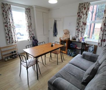 3 bedroom detached house to rent - Photo 2