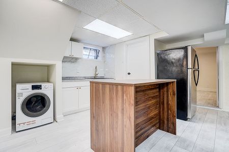 For Lease - 15 Crossburn Drive, Toronto, Ontario - Photo 2