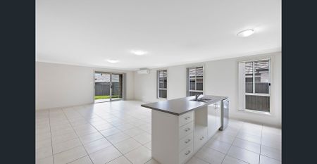 MODERN FAMILY HOME LOCATED IN A GREAT CENTRAL SPOT - Photo 3