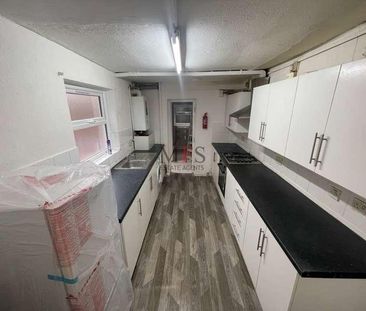 Waltham Road, Southall, UB2 - Photo 6