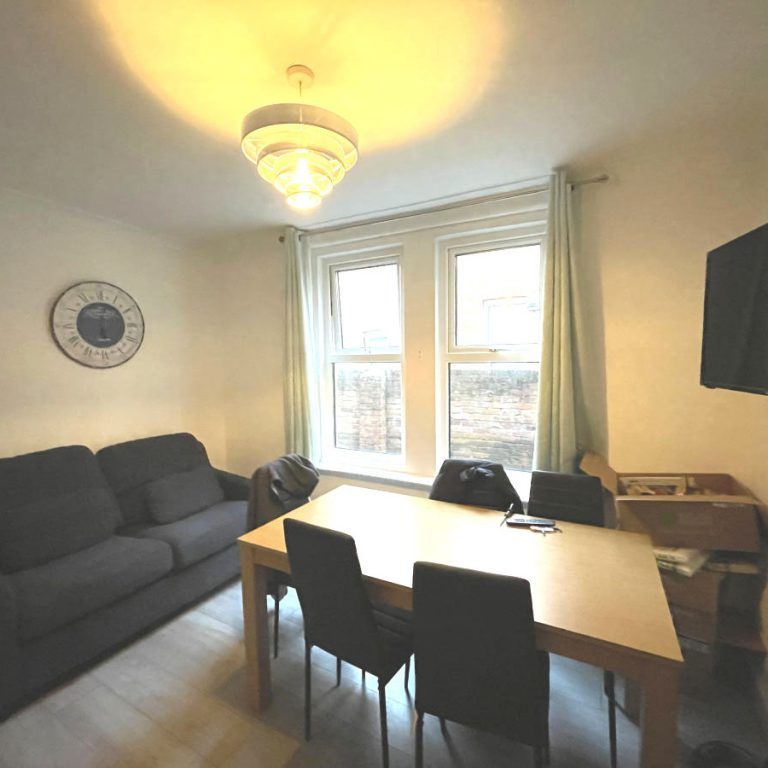 Rooms to Let – Southampton (Wilton Avenue, SO15) - Photo 1