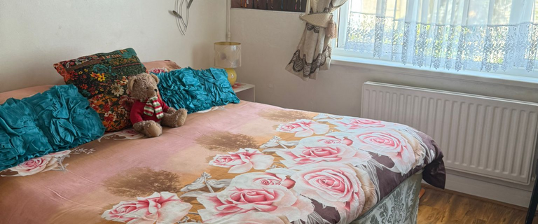 1 bedroom in a flat share to rent - Photo 1