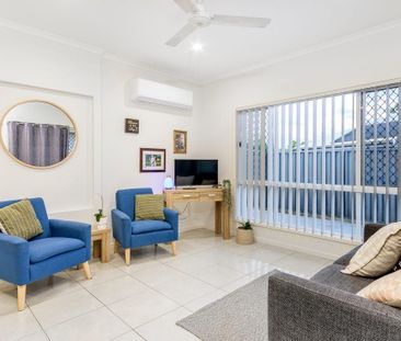 4 BEDROOM HOME IN GRIFFIN - 2 LIVING AREAS + STUDY + DRIVE THROUGH ... - Photo 2