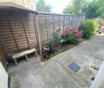 1 bedroom in a house share to rent - Photo 4