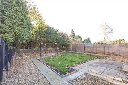 Station Road, Burton Latimer, NN15 - Photo 5