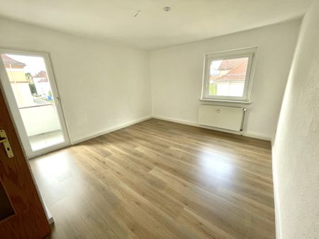 Frisch renoviert, hereinspaziert! 3R-Wohnung ab Juni 2024 mit Balkon, bezugsfrei - Foto 5