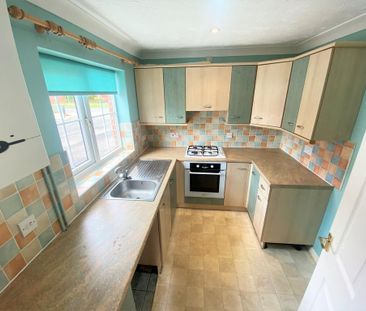 2 bedroom end of terrace house to rent - Photo 5