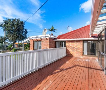 Family Home in Hillsborough! - Photo 3