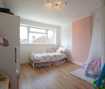 3 bedroom semi-detached house to rent - Photo 6