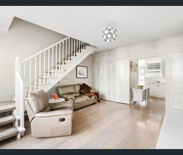 Beautiful Presented Unit in Top Location! - Photo 2