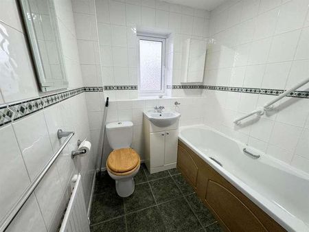 The Oak Field, Cinderford, GL14 - Photo 2