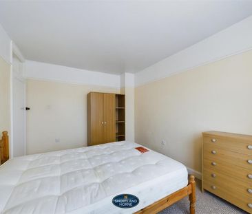 3 bedroom end of terrace house to rent - Photo 5