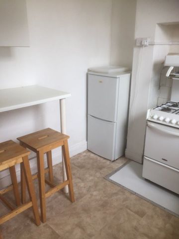 4 Bed Semi-Detached House, Arley Hill, BS6 - Photo 2