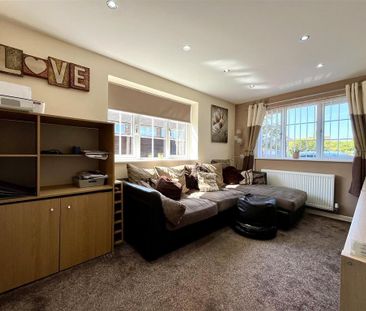 3 bedroom detached house to rent - Photo 2