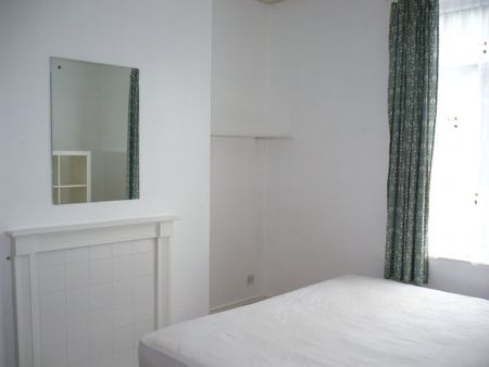 4 bed 3 storey hmo student house - Photo 2