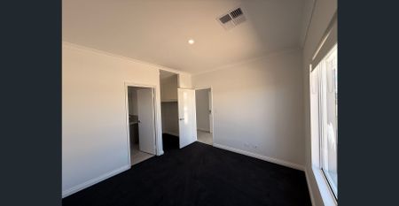 8 Lighthouse Grove, Madora Bay, WA 6210 - Photo 2