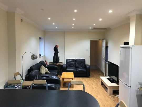 5 bedroom maisonette to rent - Photo 1
