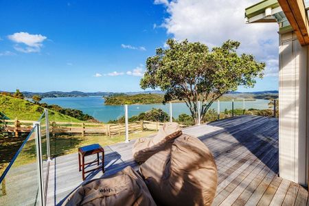 Water front stunning 4 bedroom home - Photo 2