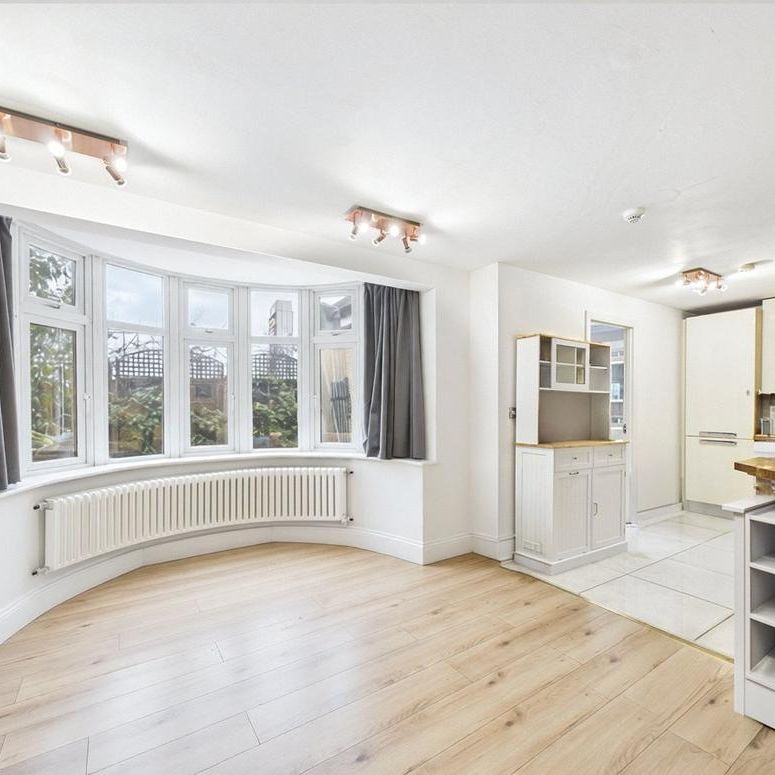 3 bedroom apartment to rent - Photo 1