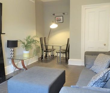 1 Bed Flat - Photo 1