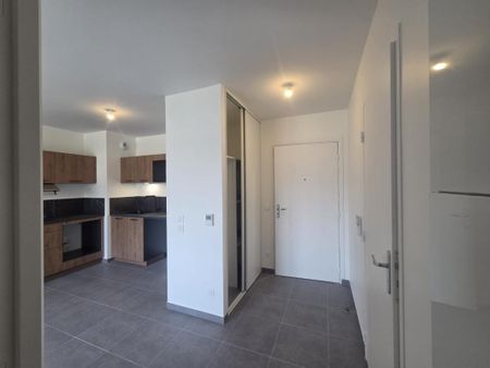 Location Appartement 2 pièces 38m² THONON LES BAINS 74200 - Photo 2
