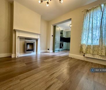 3 bedroom terraced house to rent - Photo 2