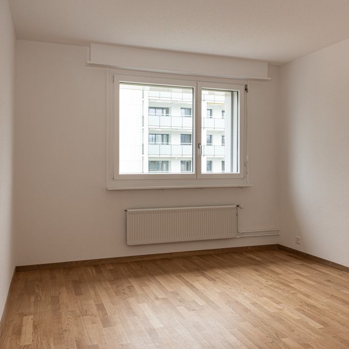 MODERNE WOHNUNG ZU VERMIETEN - ERSTE MONATSMIETE MIETZINSFREI - Photo 1