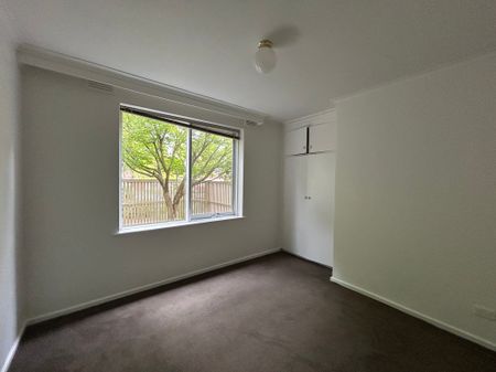 2 / 11 Truganini Road, CARNEGIE - Photo 4