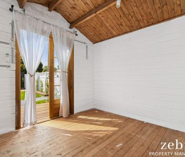 Spacious 3-Bed Home in Prime Frankston Location - Photo 4