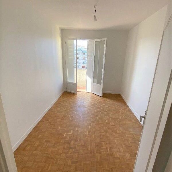 Appartement 3 pièces 68m2 MARSEILLE 3EME 927 euros - Photo 1