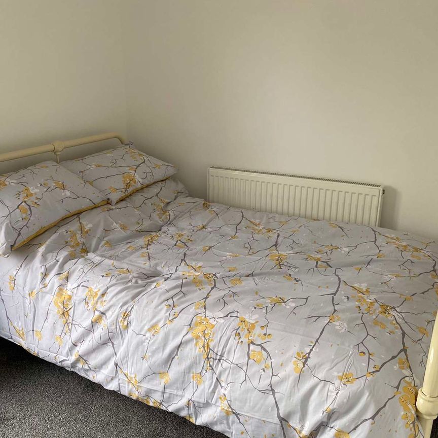 Professional Houseshare - Photo 1