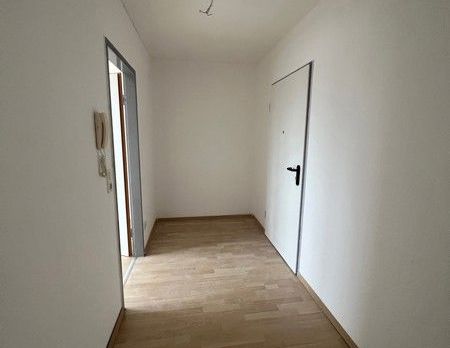 Zentrale 2-Raum-Wohnung mit Aufzug in Dresden-Friedrichstadt! - Photo 1