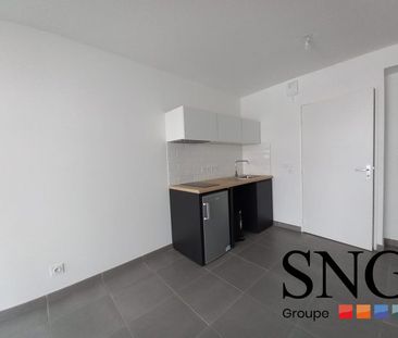 T2 AVEC BALCON ET DEUX PARKINGS EXTERIEURS - Photo 3