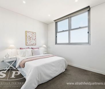 Modern Two-Bedroom Apartment in Desirable Strathfield Locale - Photo 3