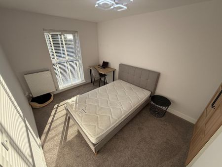 3 bedroom semi-detached house to rent - Photo 4