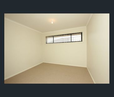 "Large Family Home" - Photo 3