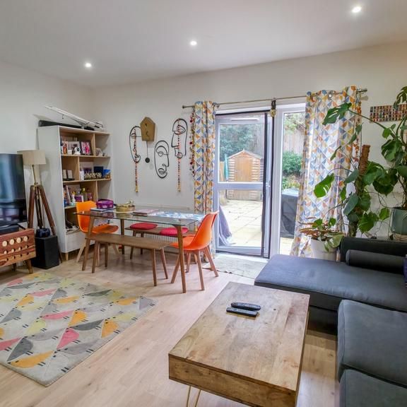 5 bedroom townhouse to rent - Photo 1