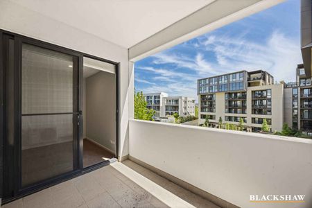 Spacious Living in Kingston - Photo 4