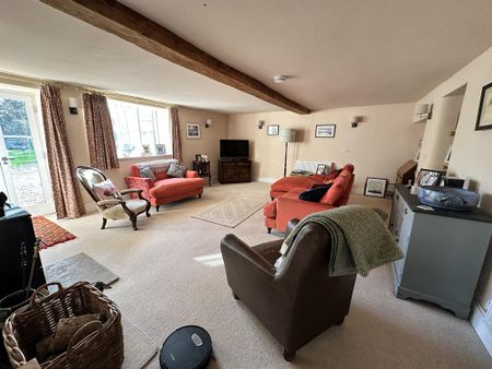 3 bedroom semi-detached house to rent - Photo 4