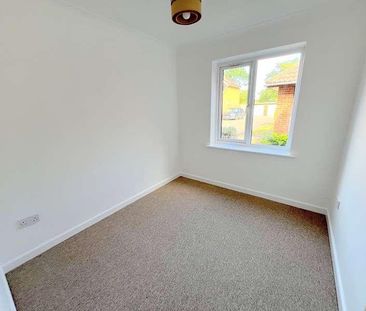Osborne Road, New Milton, Hampshire, BH25 - Photo 4
