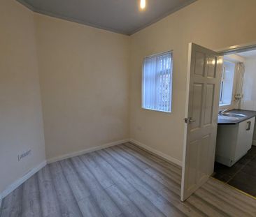 2 bedroom terraced house to rent - Photo 6