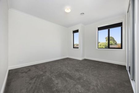 29 Lonsdale Avenue Rowville VIC - Photo 3