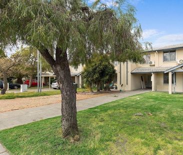 28 Scanlon Way, Lockridge WA 6054 - Townhouse For Rent | Domain - Photo 5