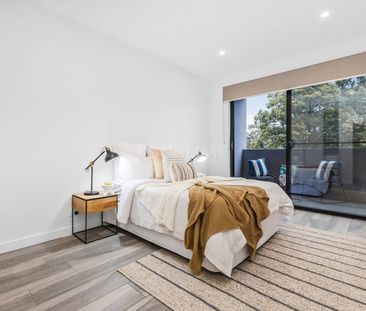 High End 4/5 Bedroom Freestanding Home with Study - Photo 6