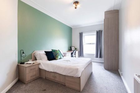 1 bedroom in a house share to rent - Photo 4